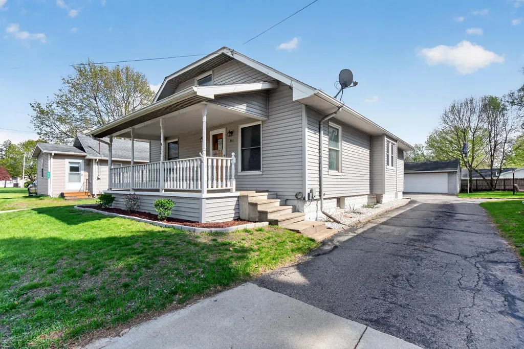911 E Mcdevitt Avenue Summit Township MI 49203