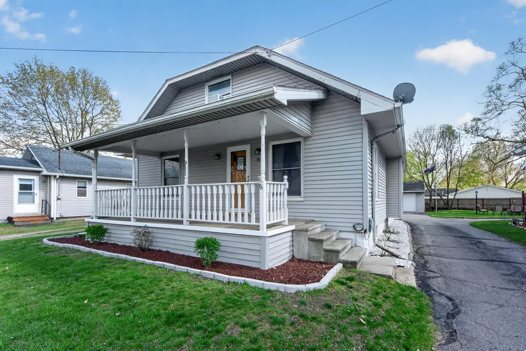 911 E Mcdevitt Avenue Summit Township MI 49203