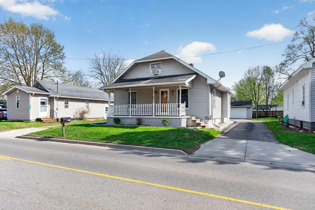 911 E Mcdevitt Avenue Summit Township MI 49203