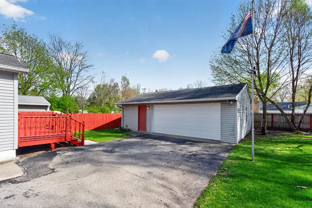 911 E Mcdevitt Avenue Summit Township MI 49203