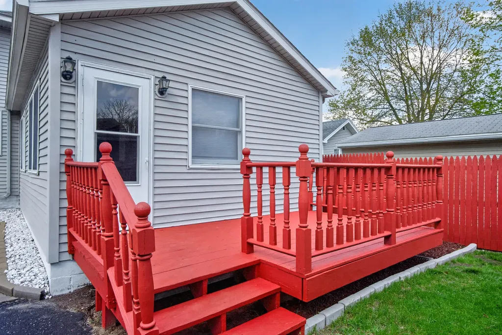 911 E Mcdevitt Avenue Summit Township MI 49203