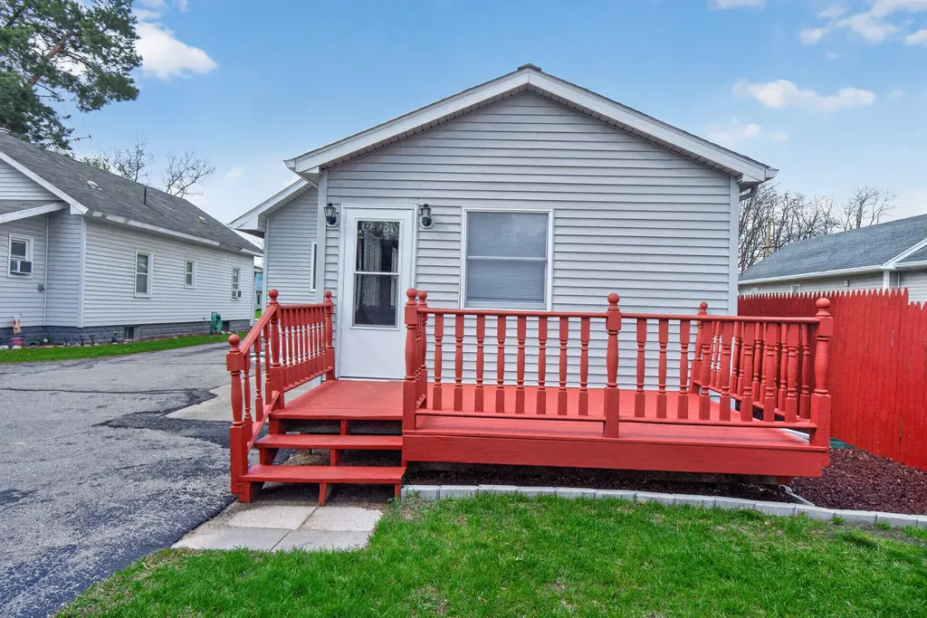 911 E Mcdevitt Avenue Summit Township MI 49203