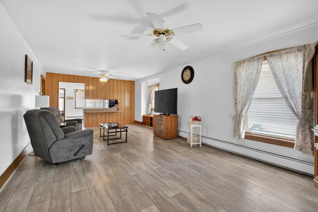 911 E Mcdevitt Avenue Summit Township MI 49203