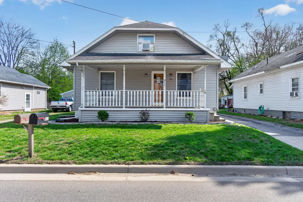 911 E Mcdevitt Avenue Summit Township MI 49203