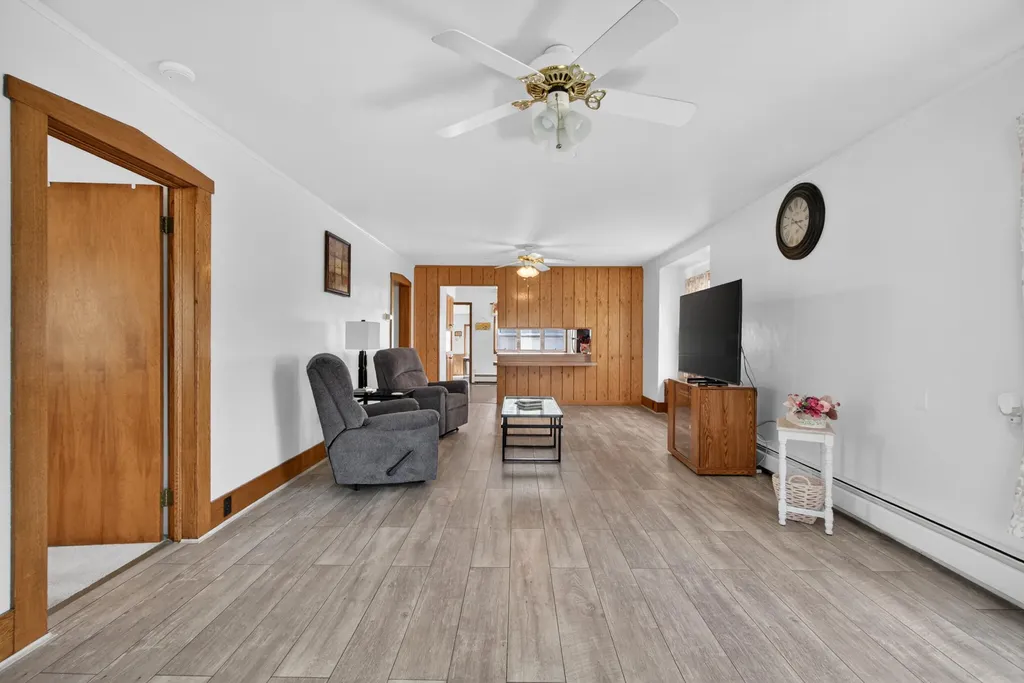 911 E Mcdevitt Avenue Summit Township MI 49203