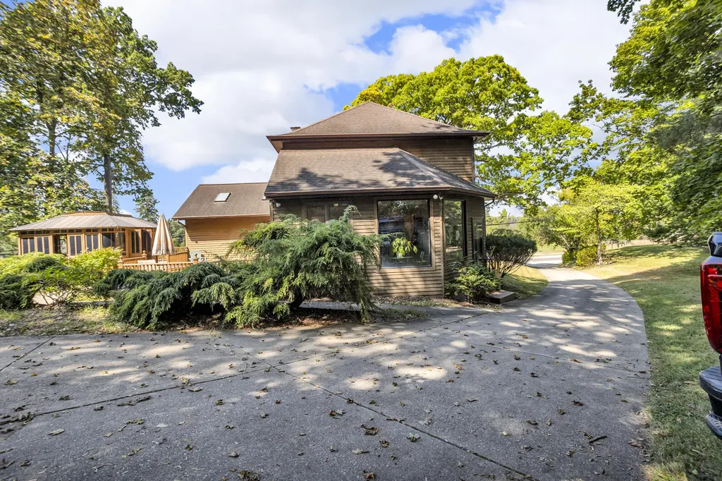 1903 Kibby Road Jackson City MI 49203