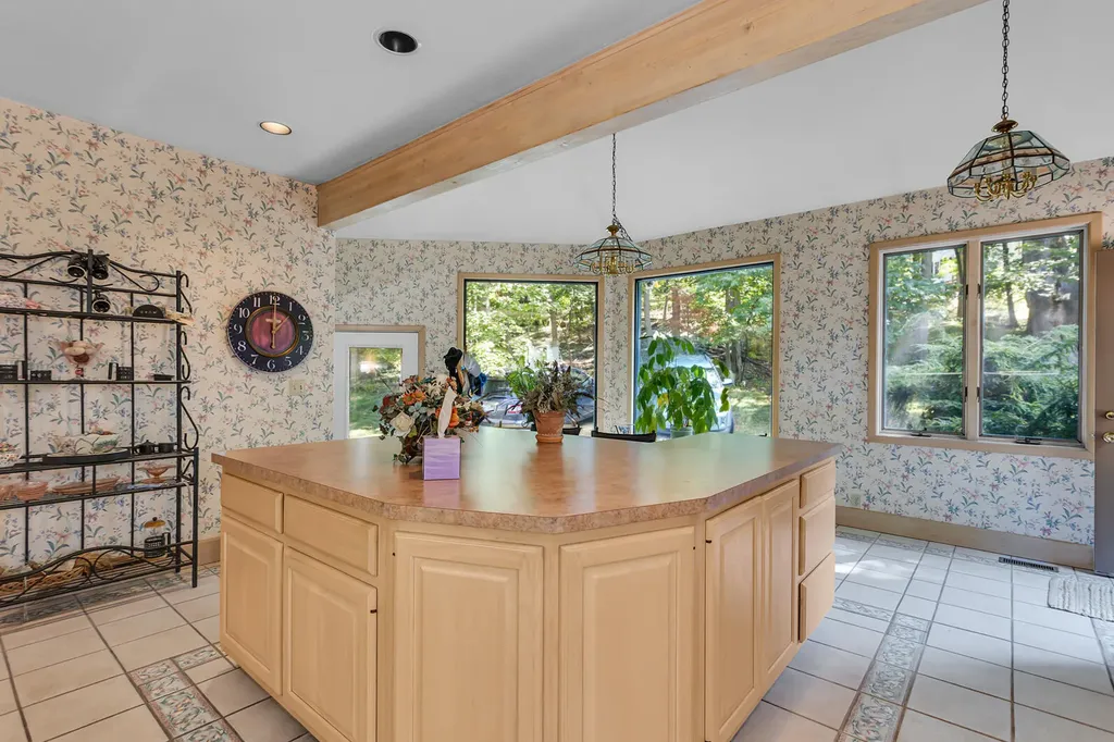 1903 Kibby Road Jackson City MI 49203