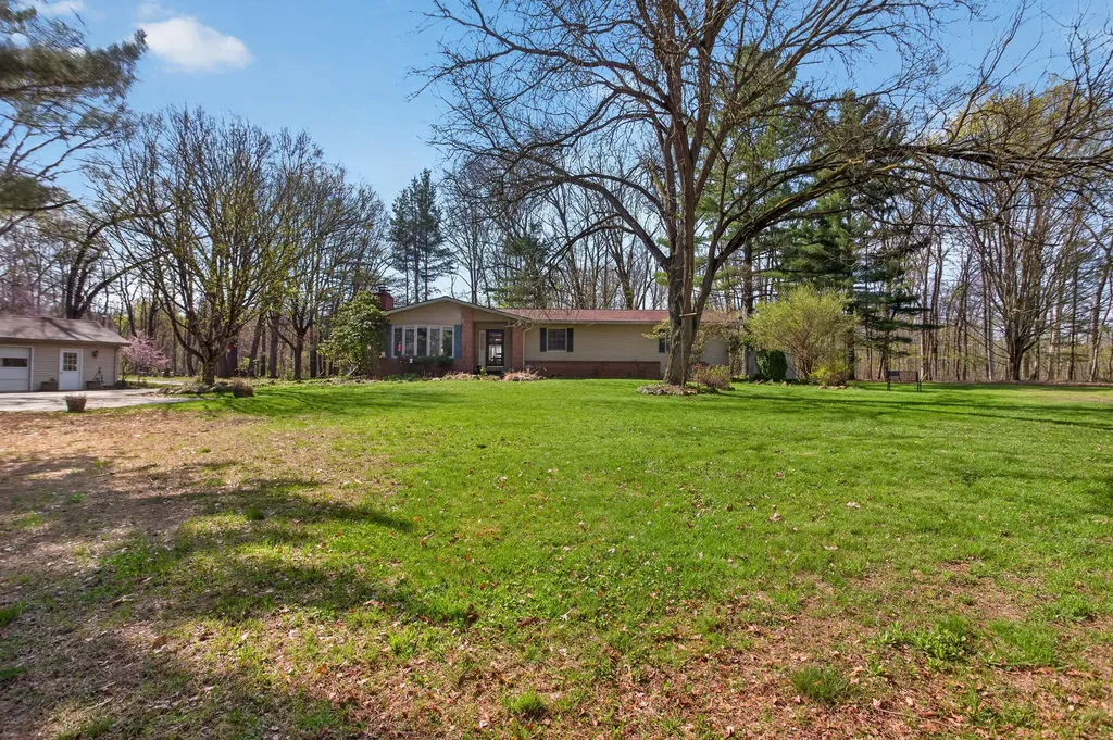 9437 Fisk Road Tompkins Township MI 49269
