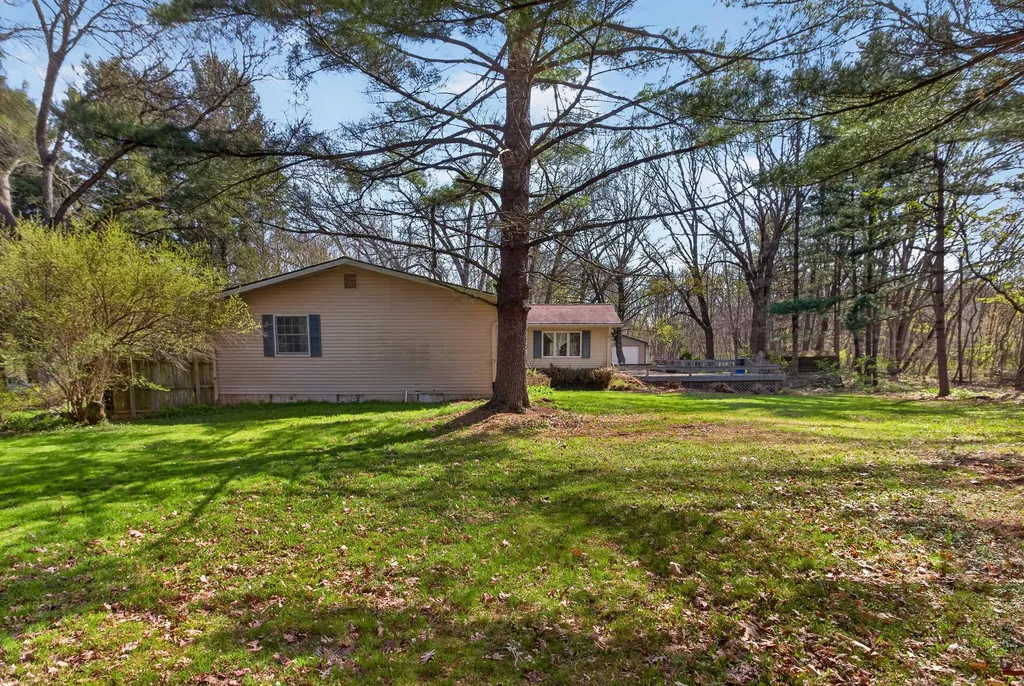 9437 Fisk Road Tompkins Township MI 49269