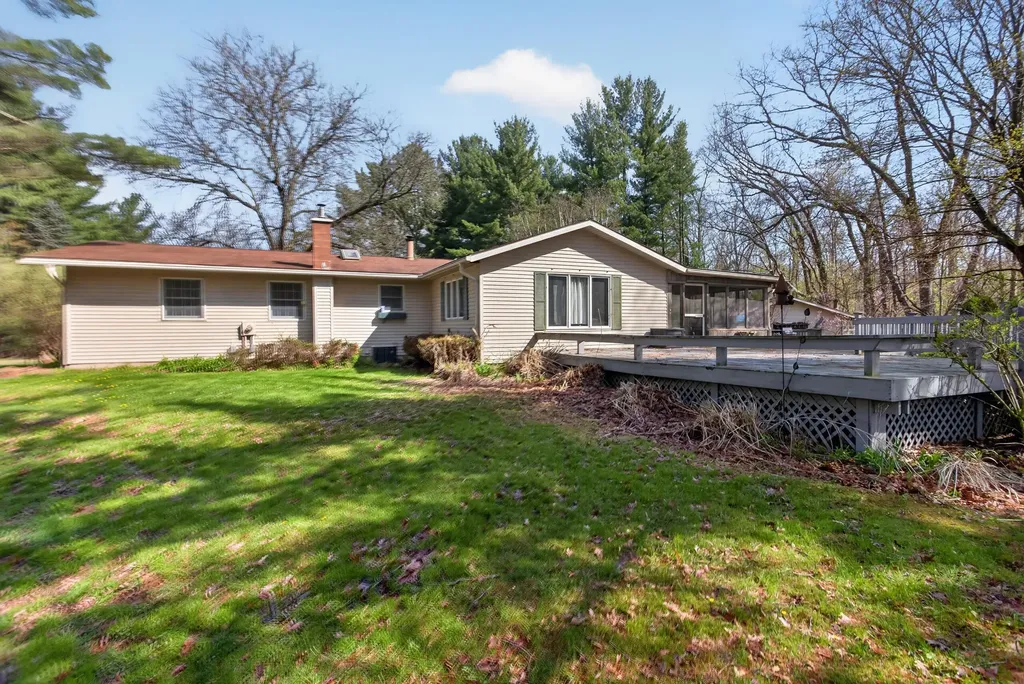 9437 Fisk Road Tompkins Township MI 49269