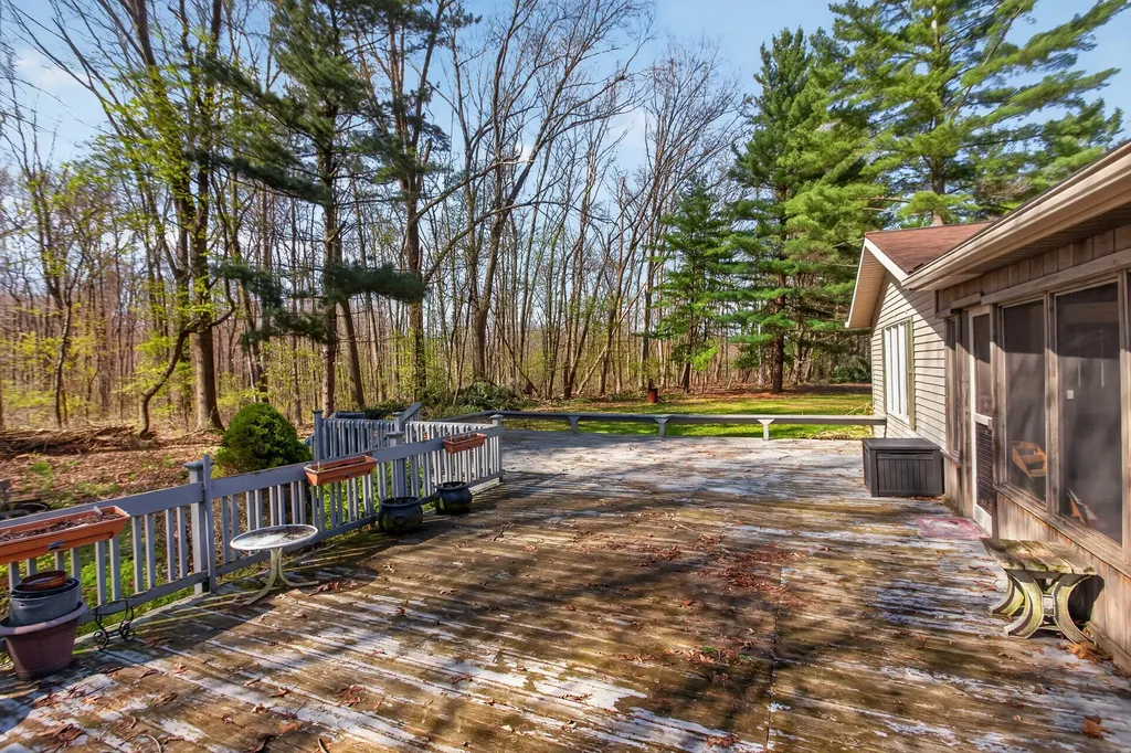 9437 Fisk Road Tompkins Township MI 49269