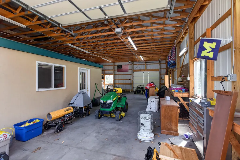 9437 Fisk Road Tompkins Township MI 49269