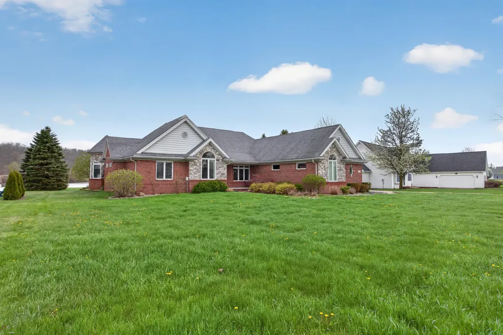 8334 Irish Mist Cambridge Township MI 49265