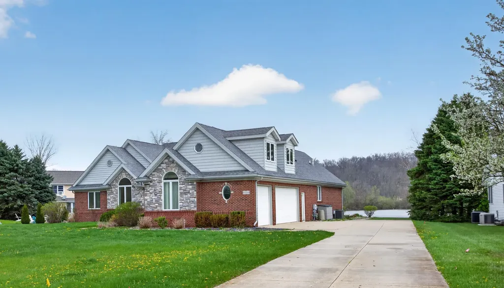 8334 Irish Mist Cambridge Township MI 49265