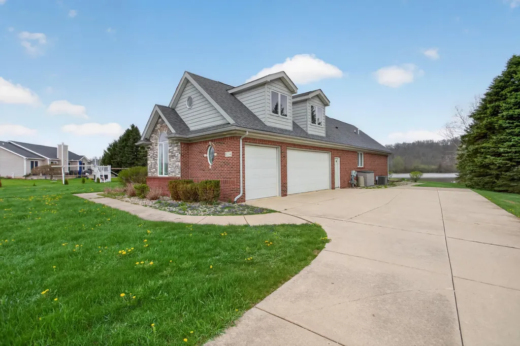 8334 Irish Mist Cambridge Township MI 49265