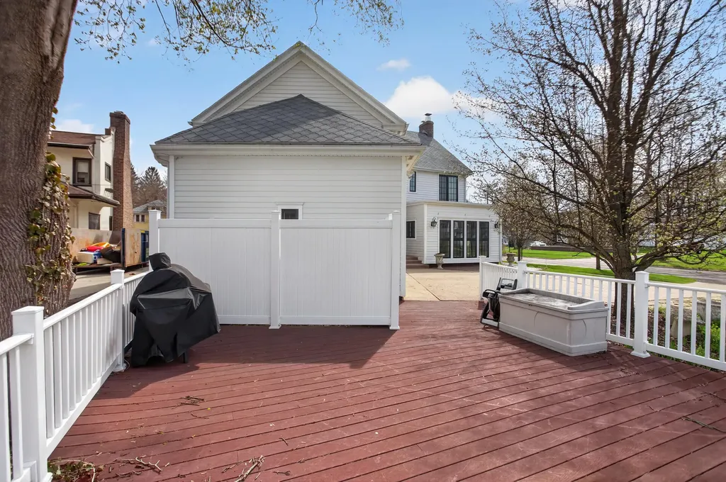 1714 4th Street Jackson City MI 49203