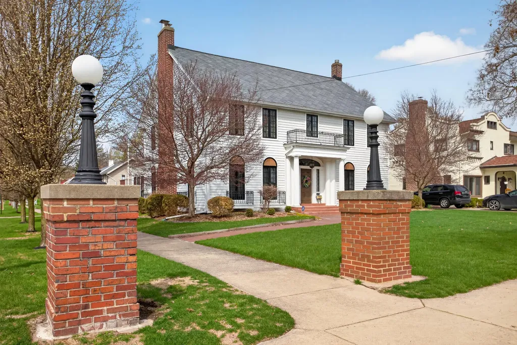 1714 4th Street Jackson City MI 49203