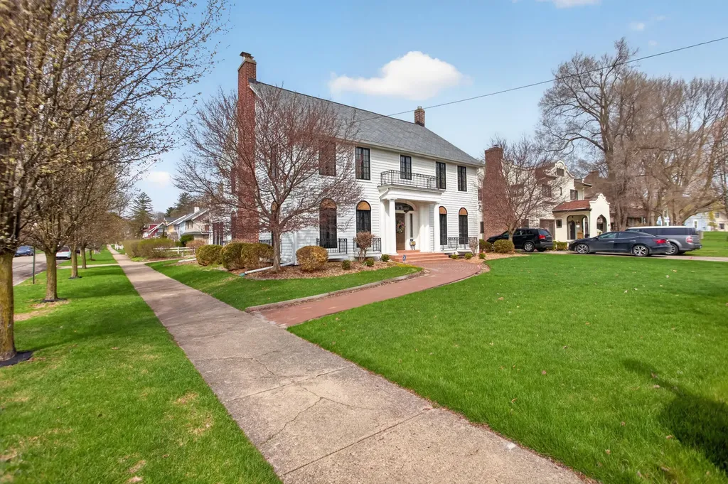 1714 4th Street Jackson City MI 49203