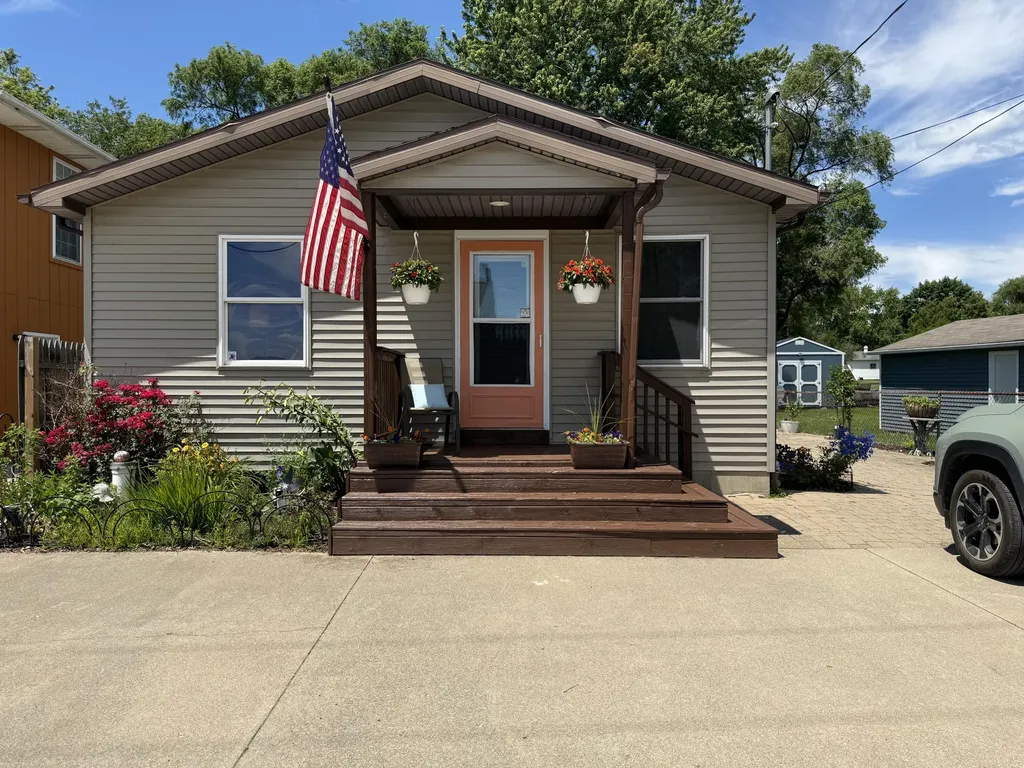 4022 Donnely Road Leoni Township MI 49201