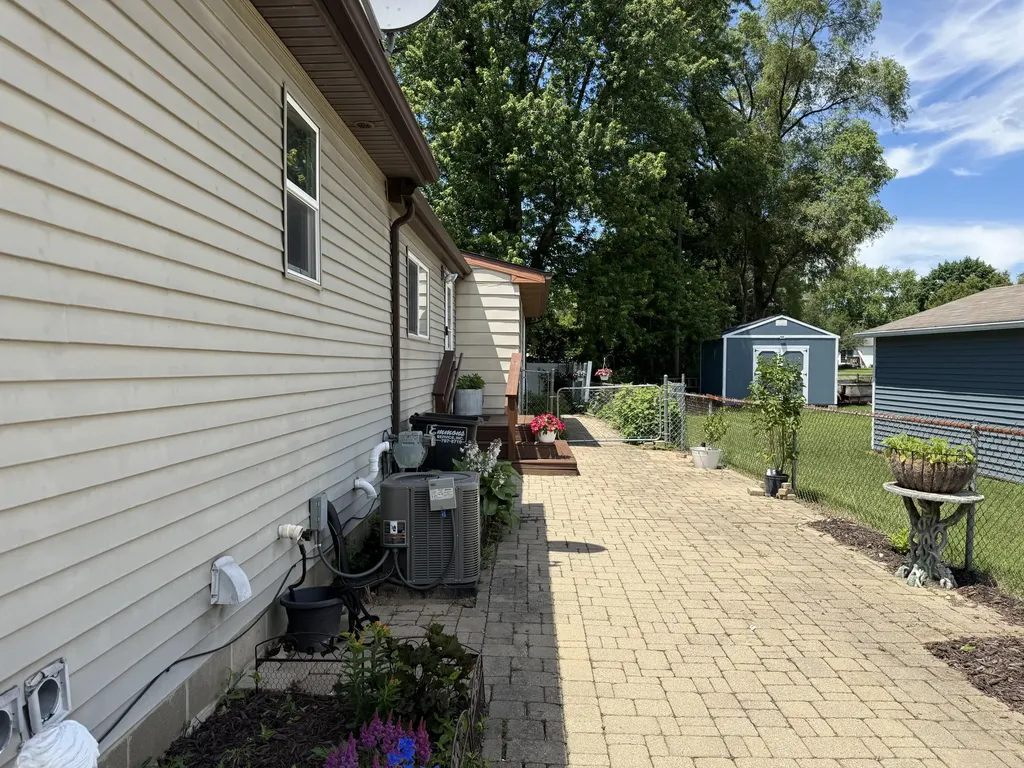 4022 Donnely Road Leoni Township MI 49201