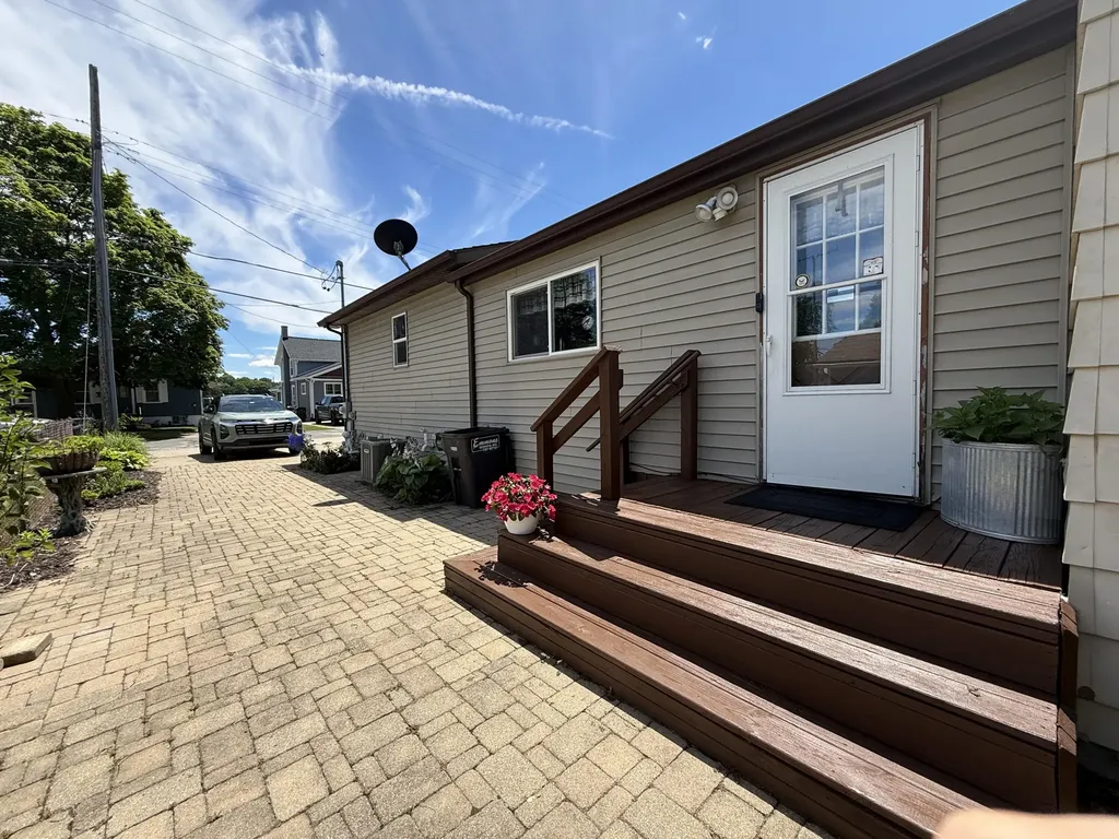 4022 Donnely Road Leoni Township MI 49201