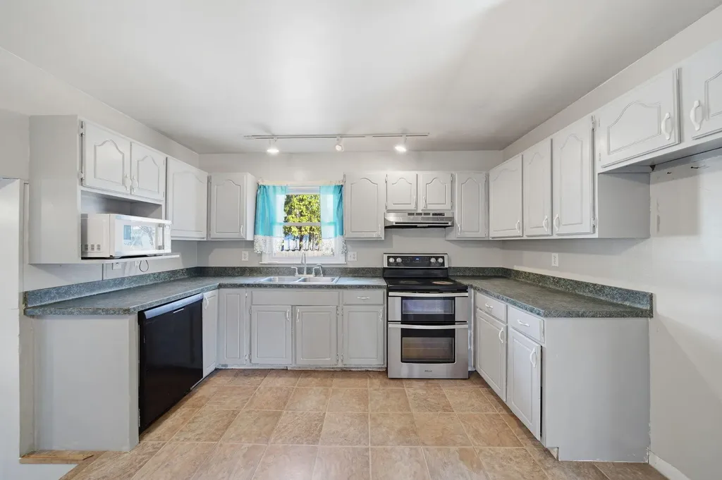 1190 Ferndale Road Blackman Charter Township MI 49201