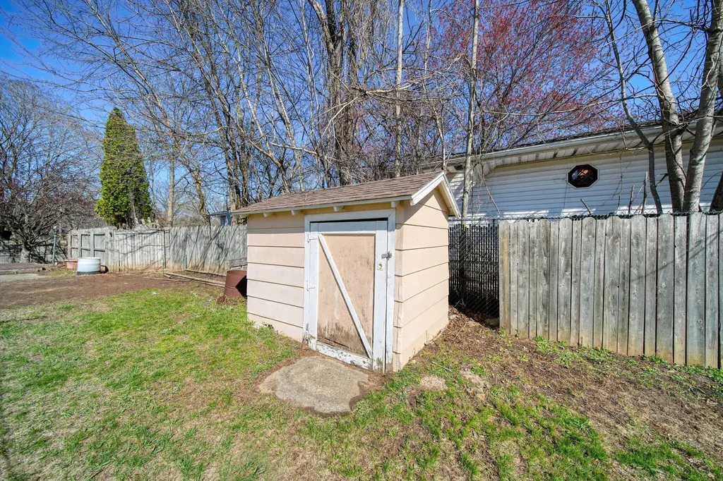 1190 Ferndale Road Blackman Charter Township MI 49201