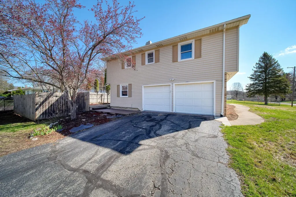 1190 Ferndale Road Blackman Charter Township MI 49201