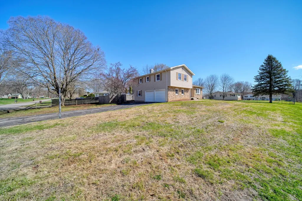 1190 Ferndale Road Blackman Charter Township MI 49201