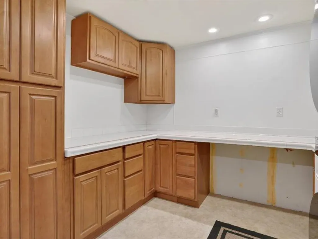 2255 N Portage Road Leoni Township MI 49201