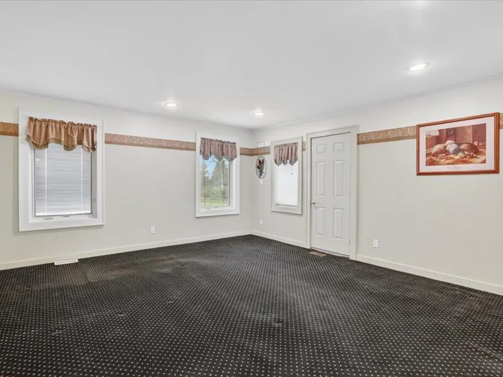 2255 N Portage Road Leoni Township MI 49201