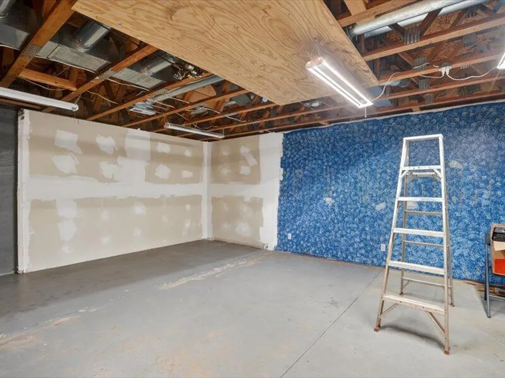 2255 N Portage Road Leoni Township MI 49201