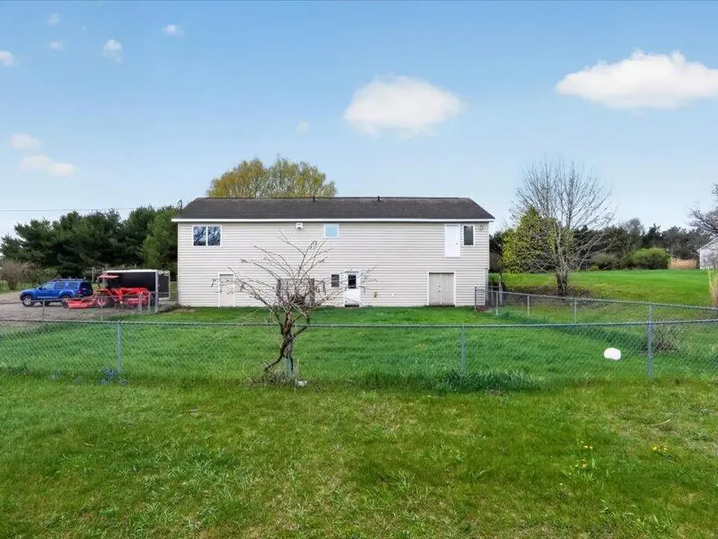 2255 N Portage Road Leoni Township MI 49201