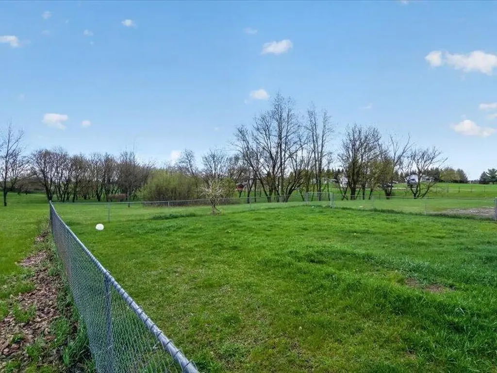 2255 N Portage Road Leoni Township MI 49201