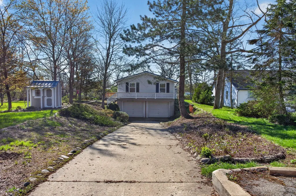 10791 Woodbrook Drive Somerset Township MI 49233