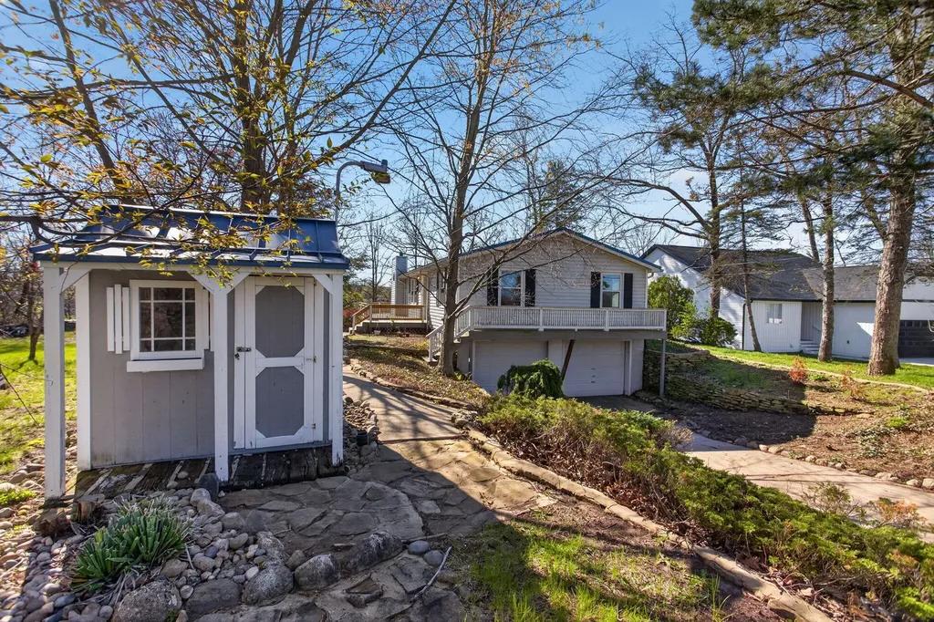 10791 Woodbrook Drive Somerset Township MI 49233