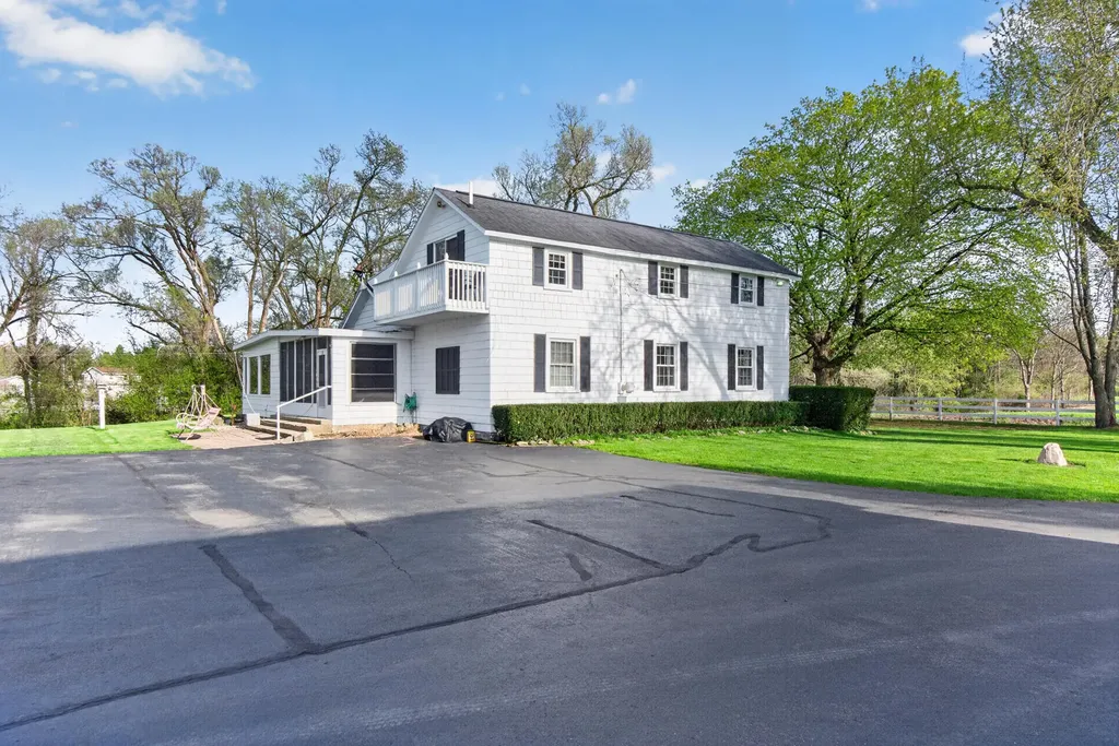 6231 Moon Lake Road Napoleon Township MI 49201