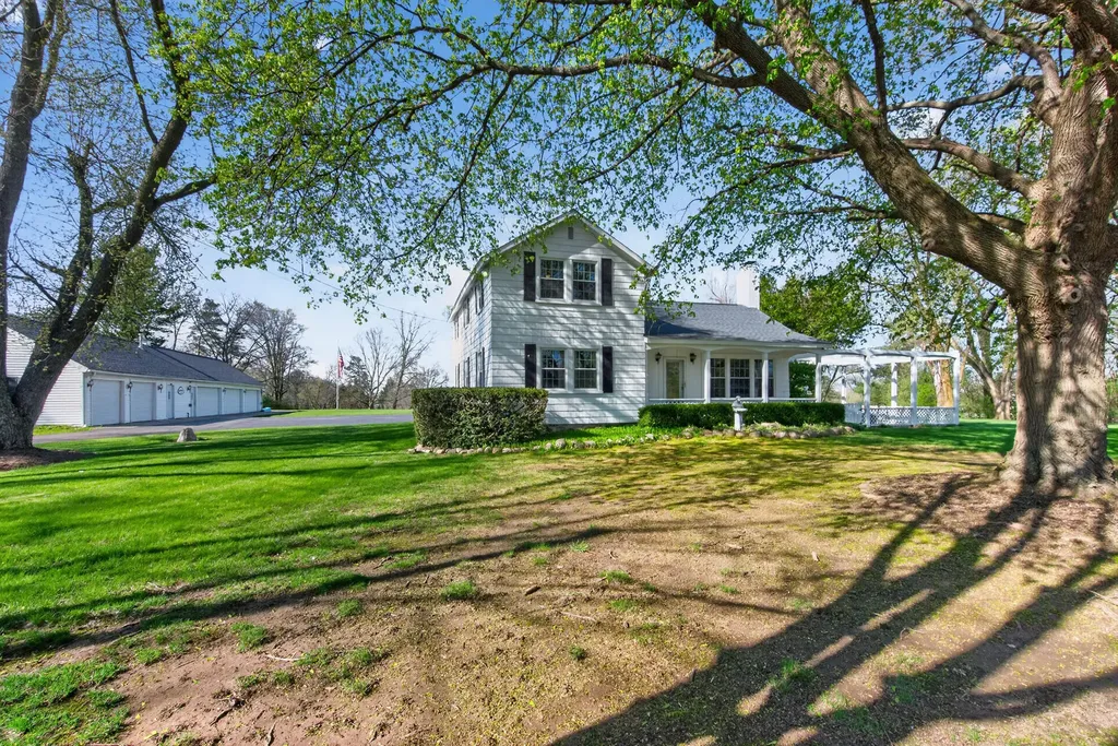 6231 Moon Lake Road Napoleon Township MI 49201