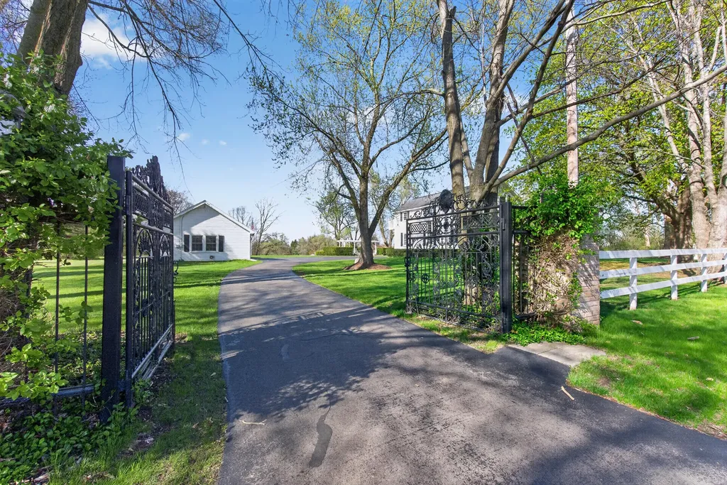 6231 Moon Lake Road Napoleon Township MI 49201