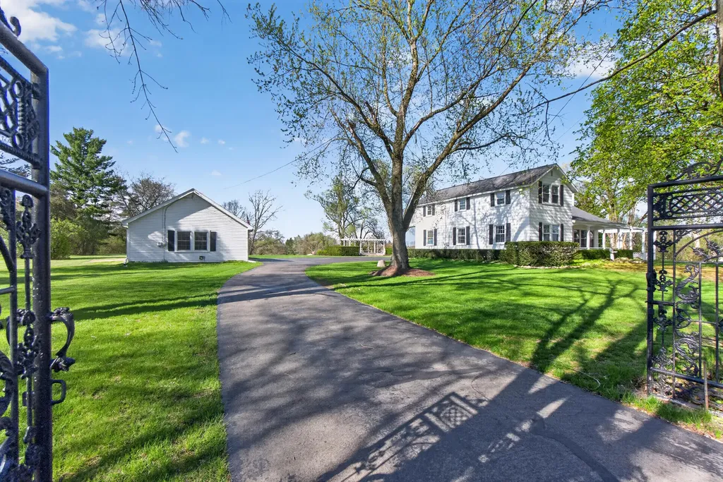 6231 Moon Lake Road Napoleon Township MI 49201