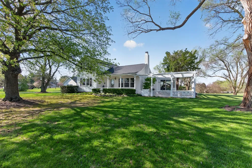 6231 Moon Lake Road Napoleon Township MI 49201