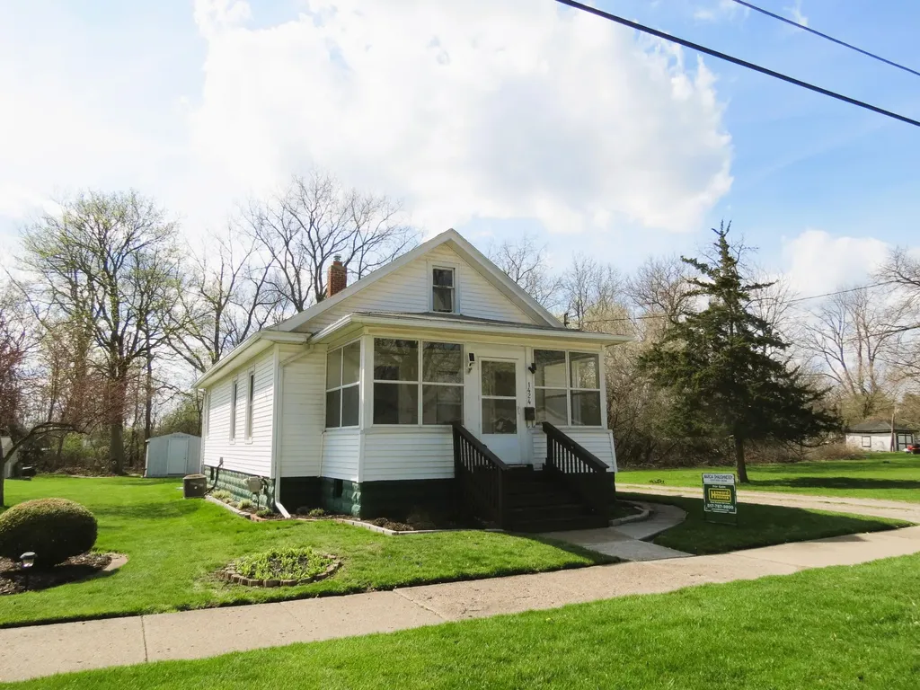 1424 Locust Street Jackson City MI 49203