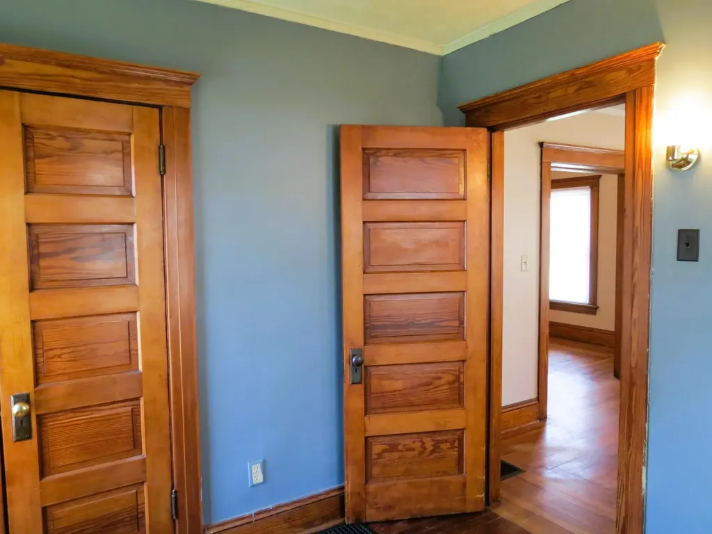 1424 Locust Street Jackson City MI 49203