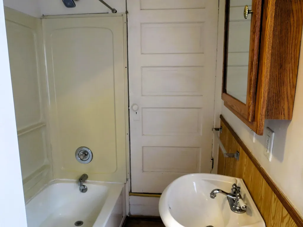 1424 Locust Street Jackson City MI 49203