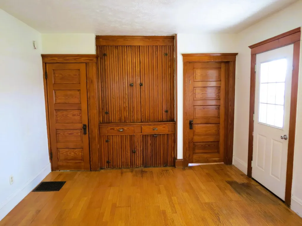 1424 Locust Street Jackson City MI 49203