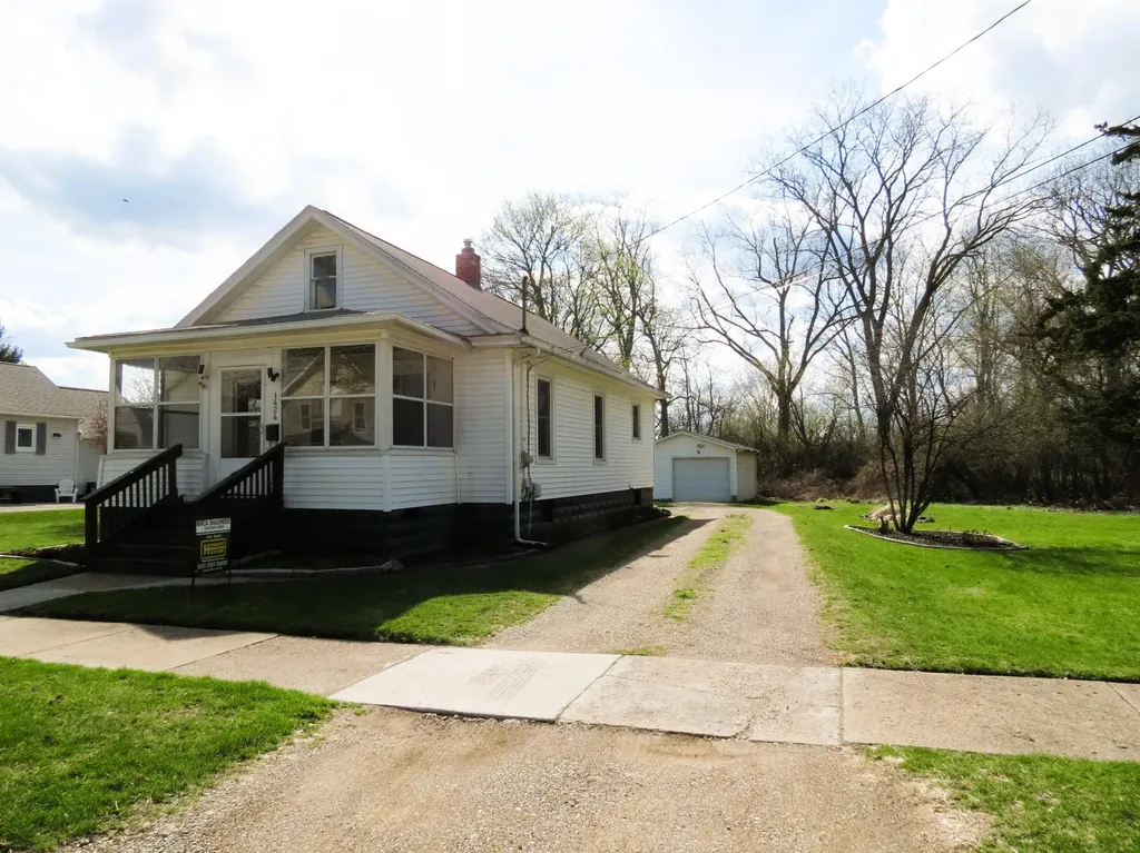 1424 Locust Street Jackson City MI 49203