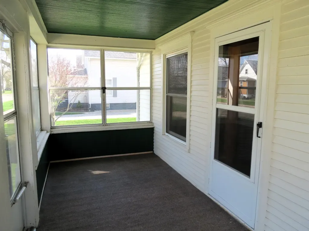 1424 Locust Street Jackson City MI 49203