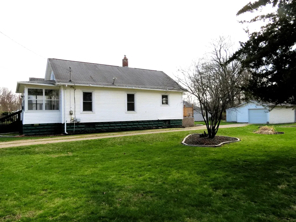 1424 Locust Street Jackson City MI 49203