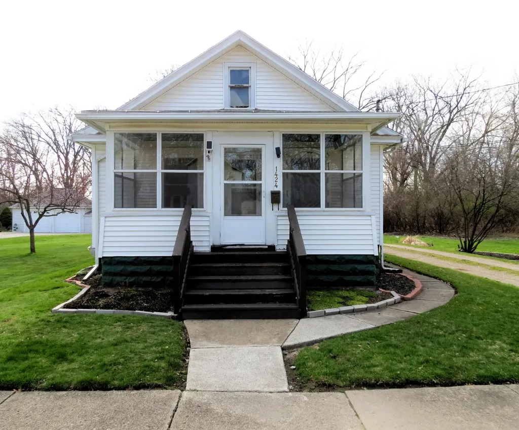 1424 Locust Street Jackson City MI 49203