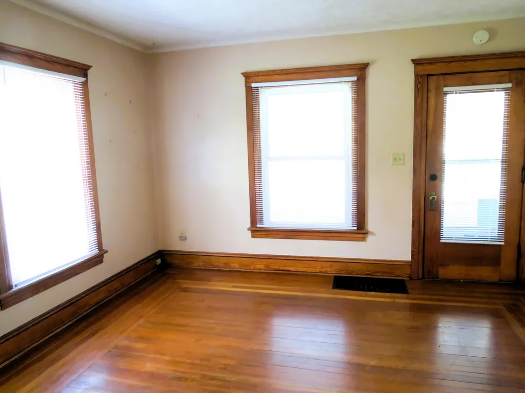 1424 Locust Street Jackson City MI 49203